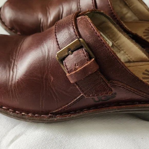 UGG Women's Brown Leather Slip-On - Picture 4 of 13